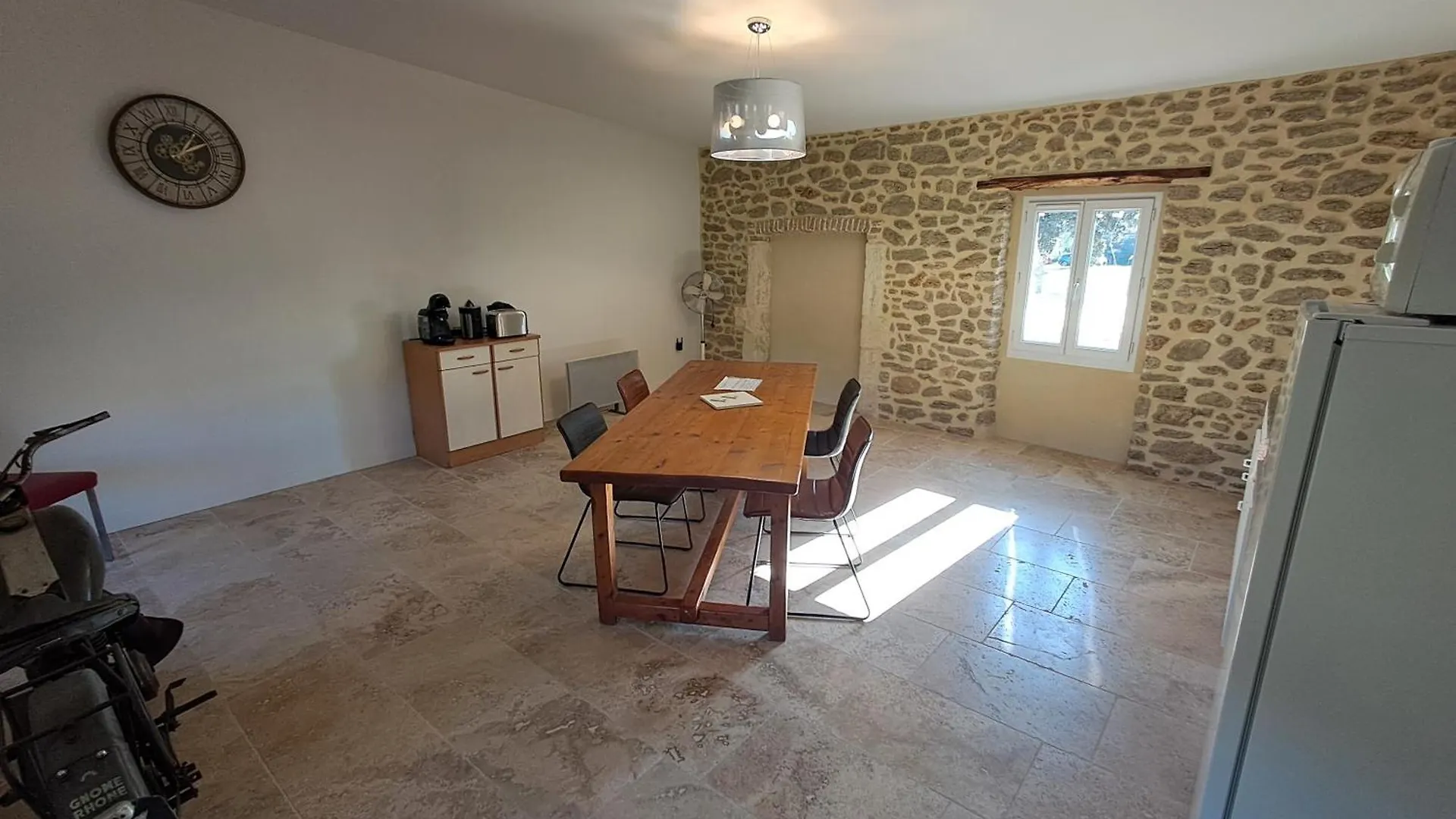 Chez Vero Chambres D'Hotes & Maison En Pierre Contemporaine Suze-la-Rousse Pensión