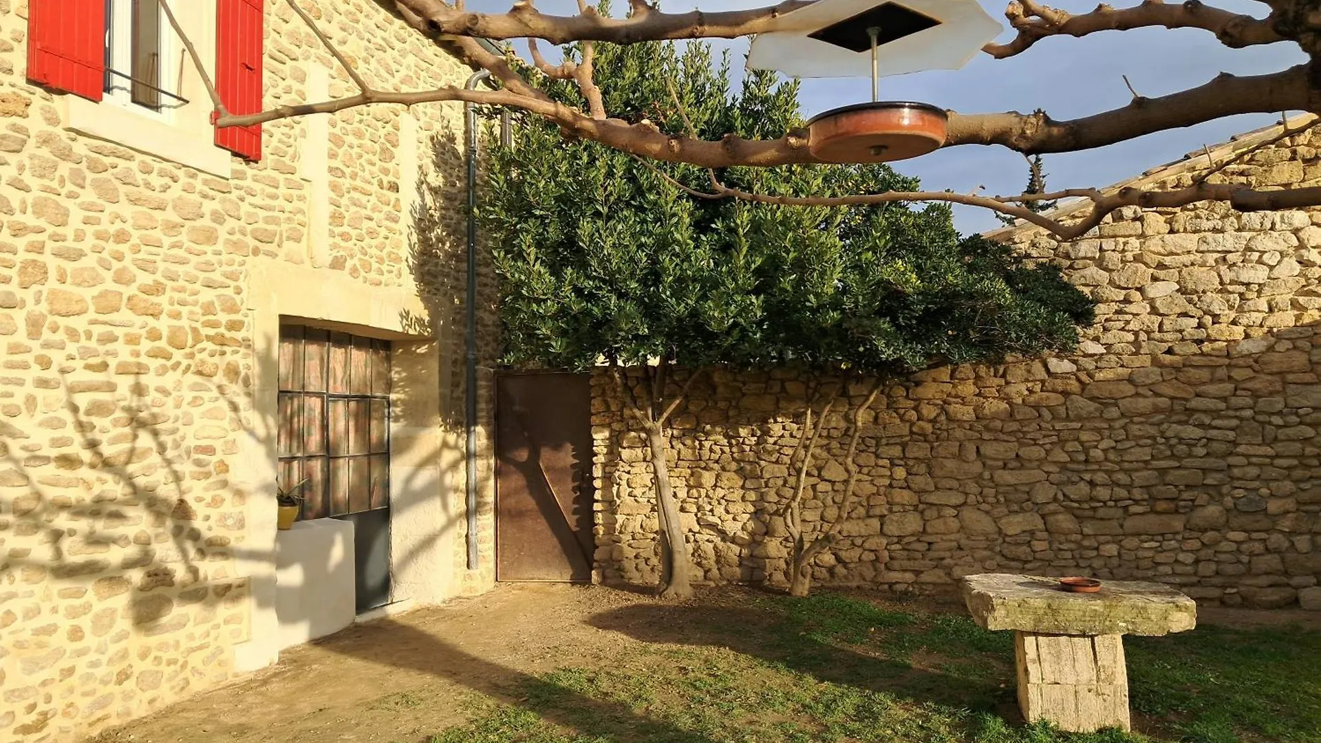 Chez Vero Chambres D'Hotes & Maison En Pierre Contemporaine Suze-la-Rousse 0*,