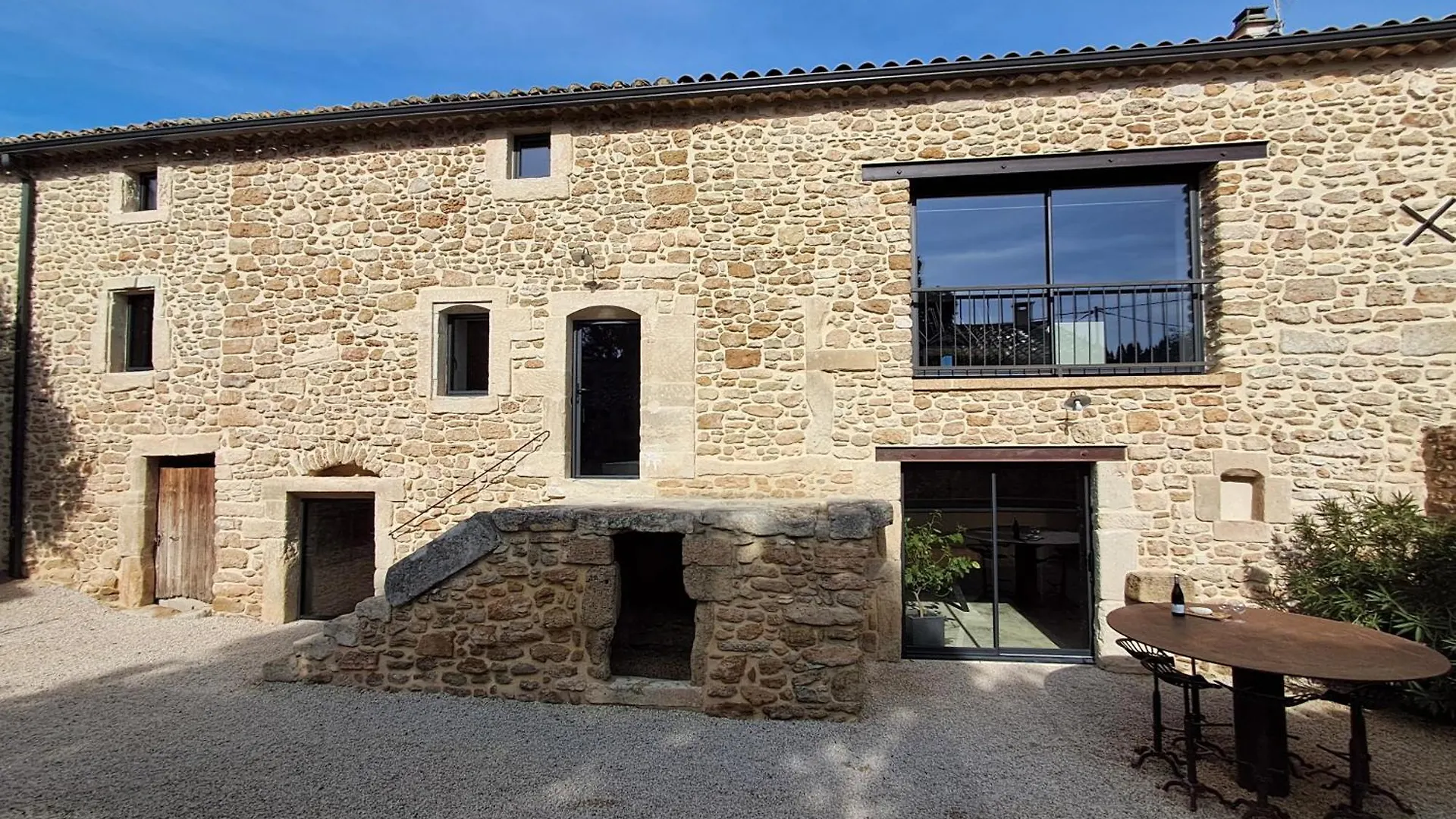 Chez Vero Chambres D'Hotes & Maison En Pierre Contemporaine Suze-la-Rousse 0*,  Frankrijk
