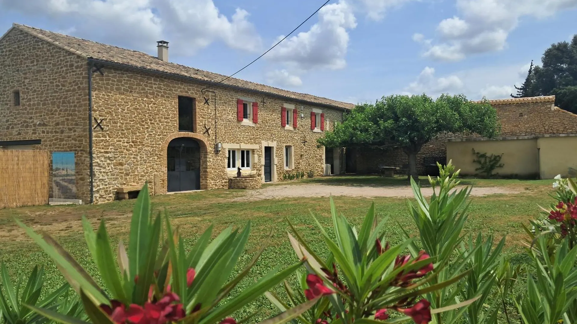 Pensión Chez Vero Chambres D'Hotes & Maison En Pierre Contemporaine Suze-la-Rousse