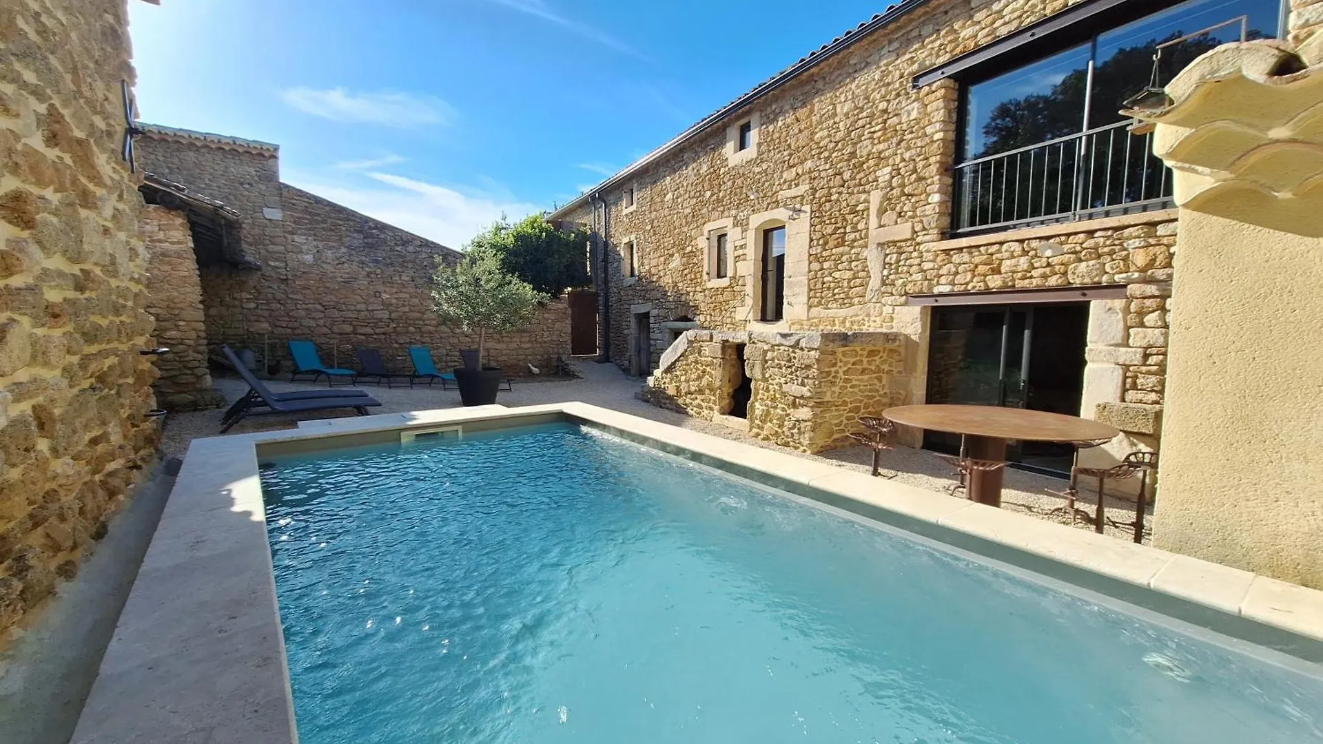 Chez Vero Chambres D\'Hotes & Maison En Pierre Contemporaine contacts