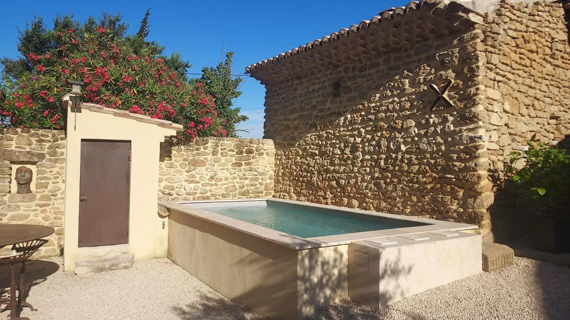 Chez Vero Chambres D'Hotes & Maison En Pierre Contemporaine Suze-la-Rousse Guest house