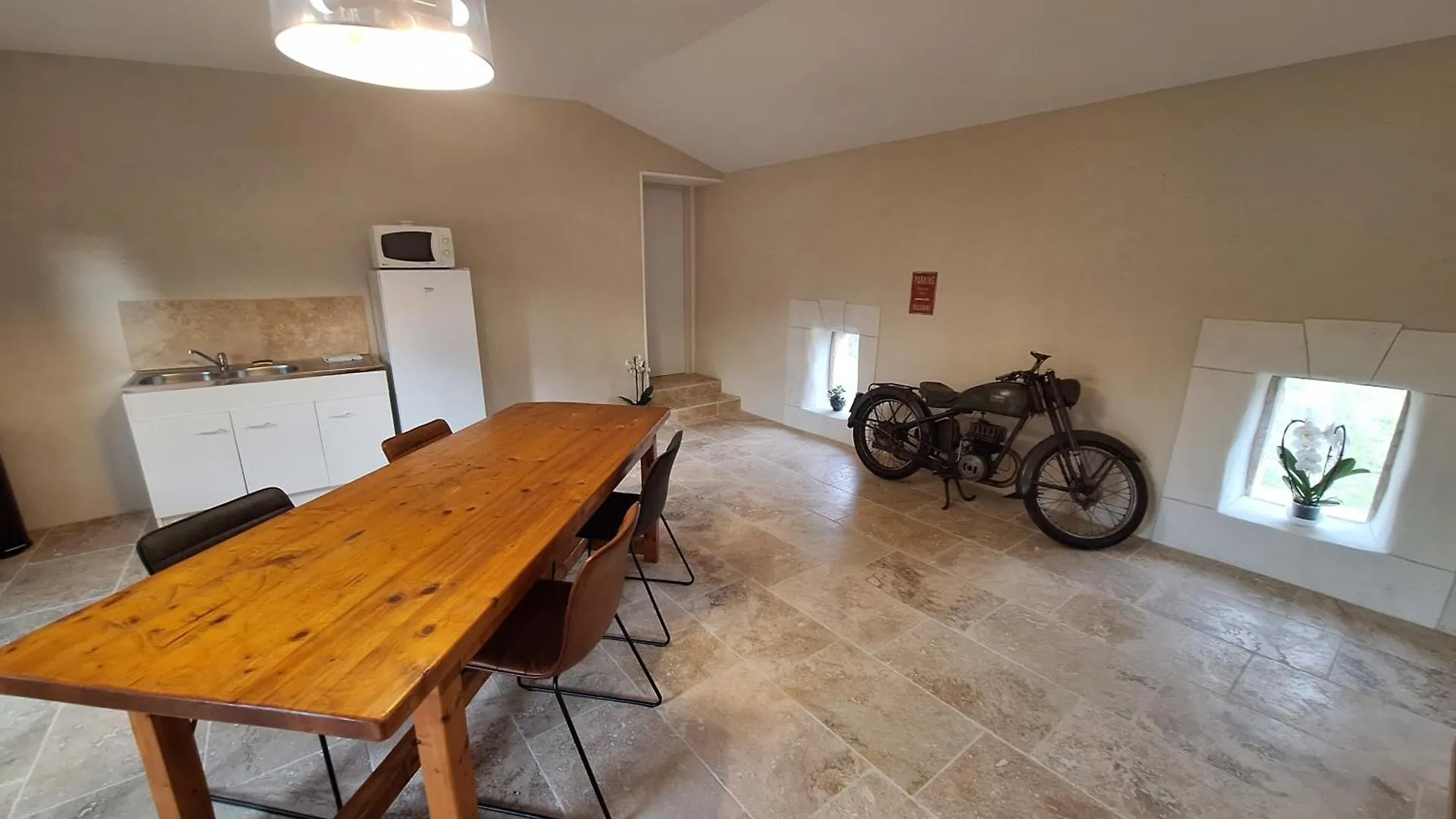 Chez Vero Chambres D'Hotes & Maison En Pierre Contemporaine Suze-la-Rousse