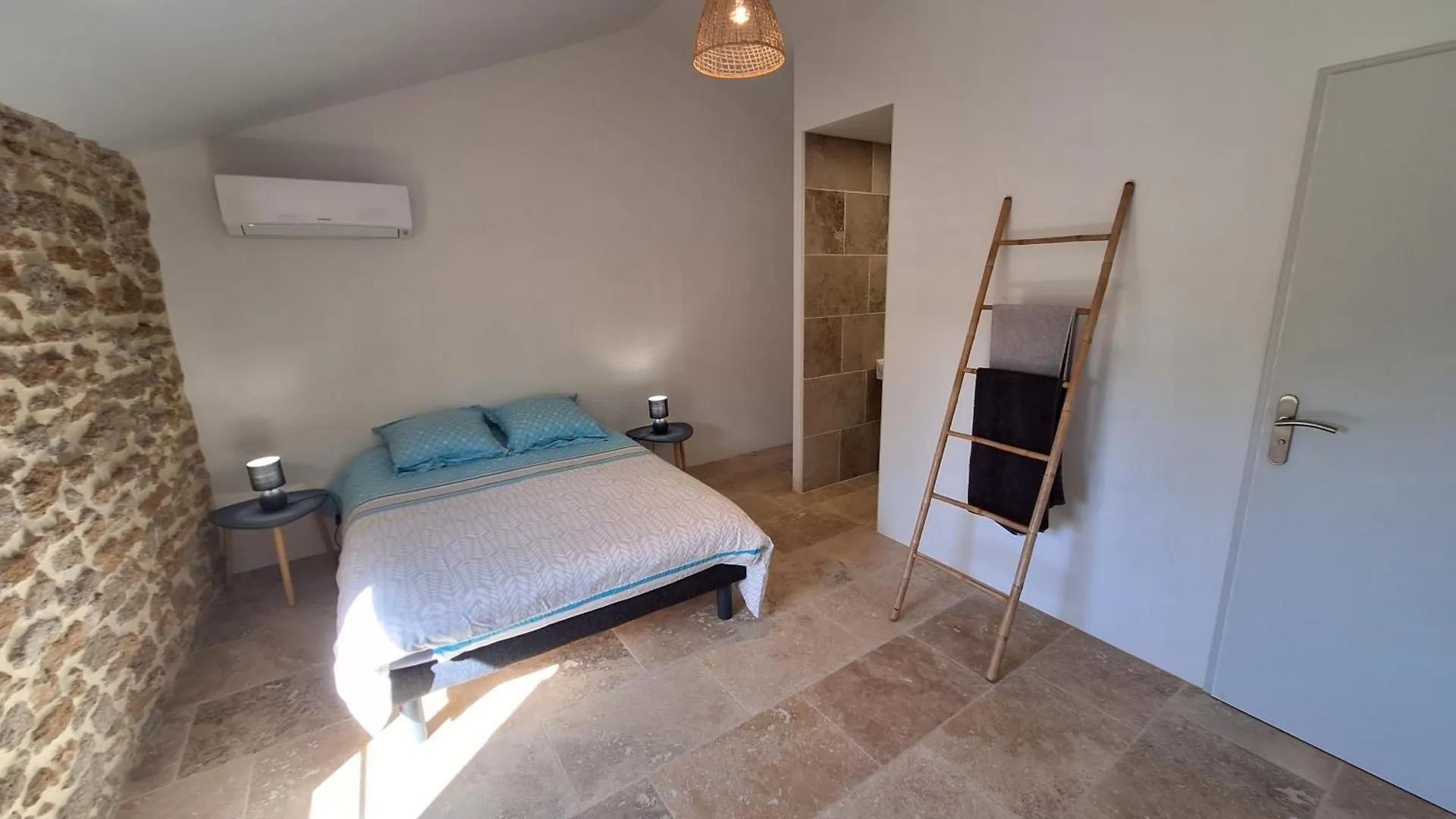 Guest house Chez Vero Chambres D'Hotes & Maison En Pierre Contemporaine Suze-la-Rousse